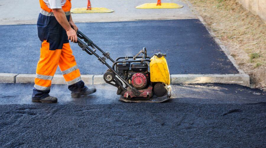 Professional gutter cleaning in Homewood, CA